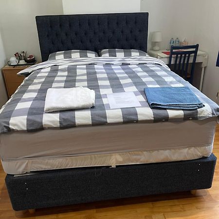 Large Double Bedroom With Free On Site Parking كنغستون أبون تامْسْ المظهر الخارجي الصورة